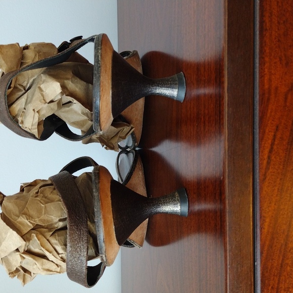 Cydwoq Women's Minimal Sandal in brown. VGUC. Size 39.5. - Picture 5 of 8